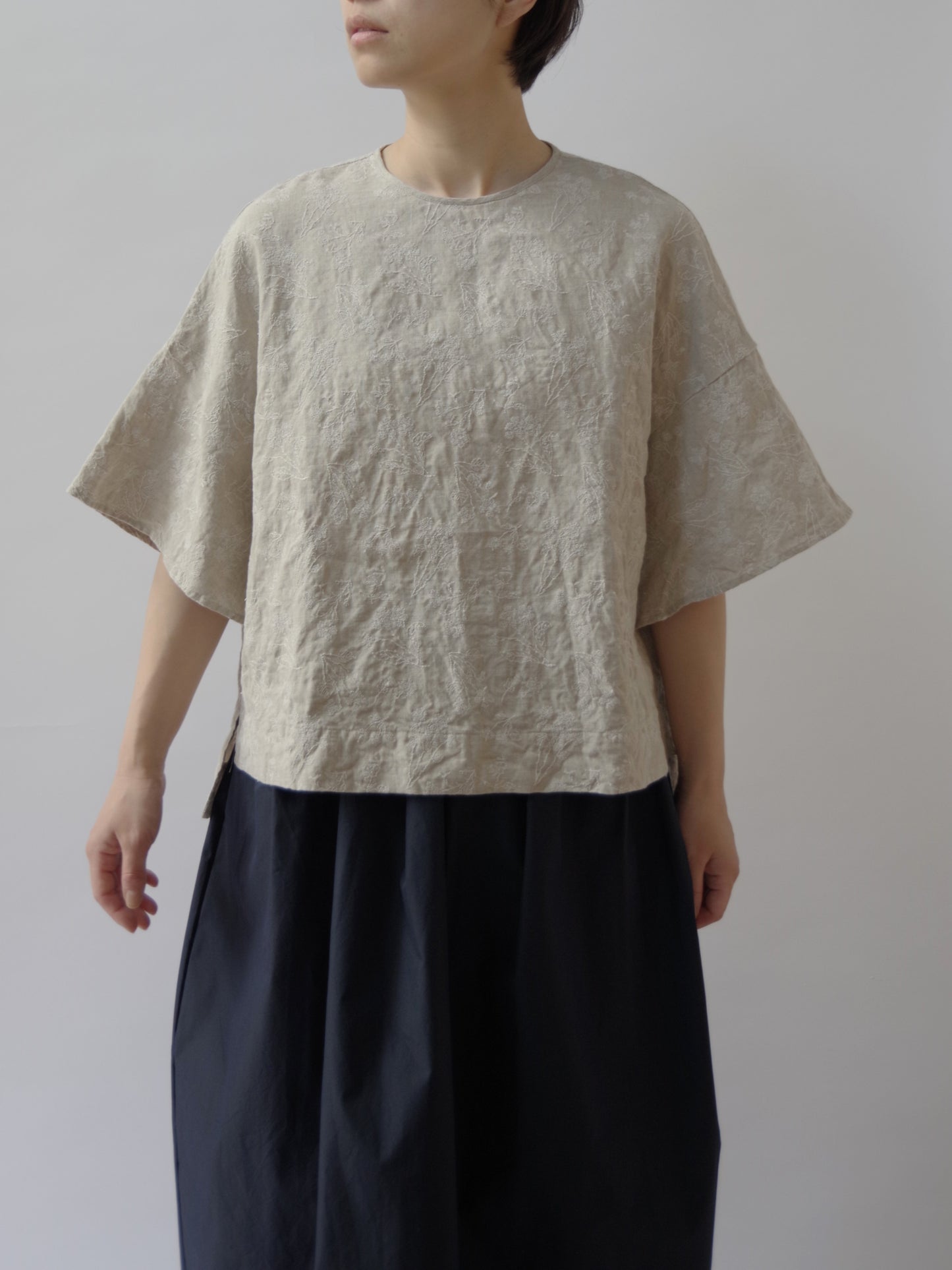 花氷 embroidery blouse | qiri